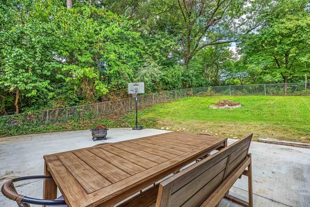 335 Winchester Road, Lenoir City, TN 37772