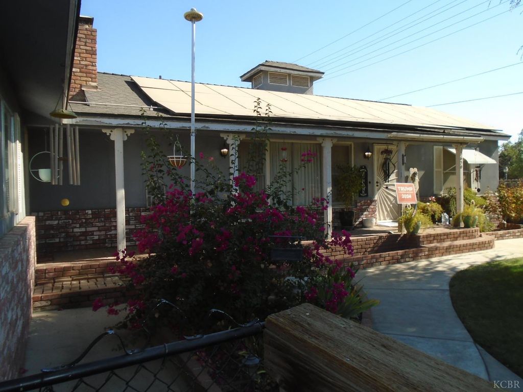 13630 Hood Avenue, Hanford, CA 93230