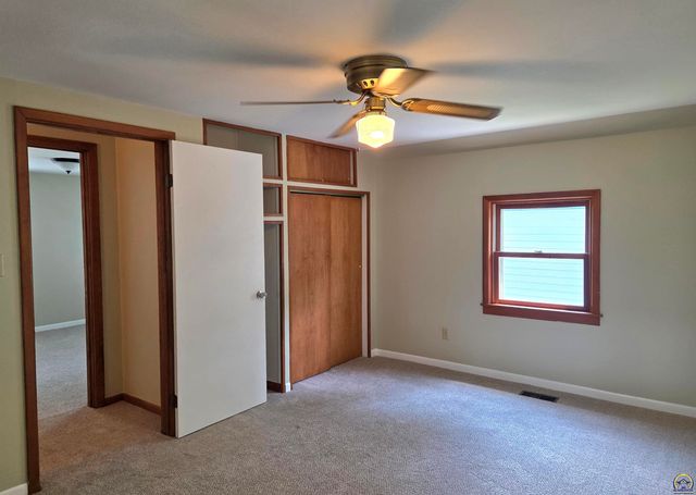 525 NE Emmett ST, Topeka, KS 66616