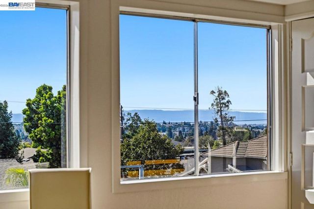 18425 18425 Pepper St, Castro Valley, CA 94546