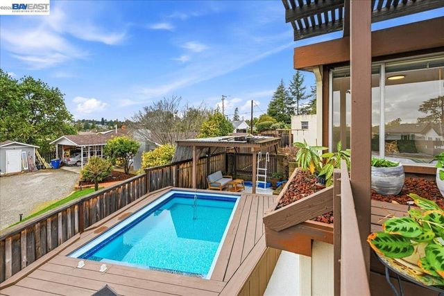 18425 18425 Pepper St, Castro Valley, CA 94546