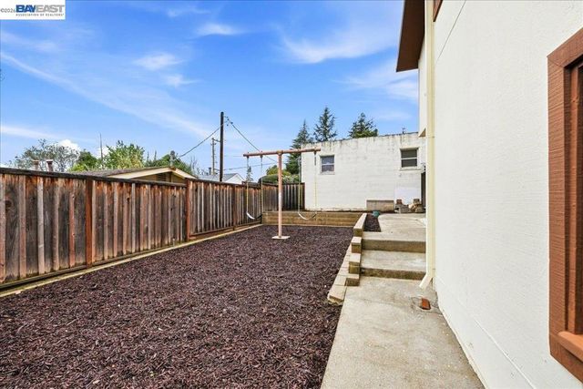18425 18425 Pepper St, Castro Valley, CA 94546