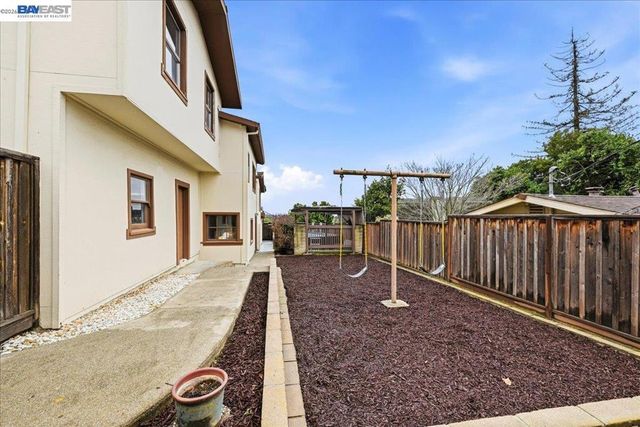 18425 18425 Pepper St, Castro Valley, CA 94546