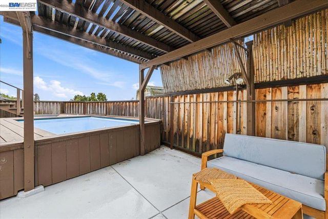 18425 18425 Pepper St, Castro Valley, CA 94546