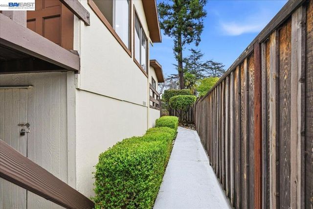 18425 18425 Pepper St, Castro Valley, CA 94546