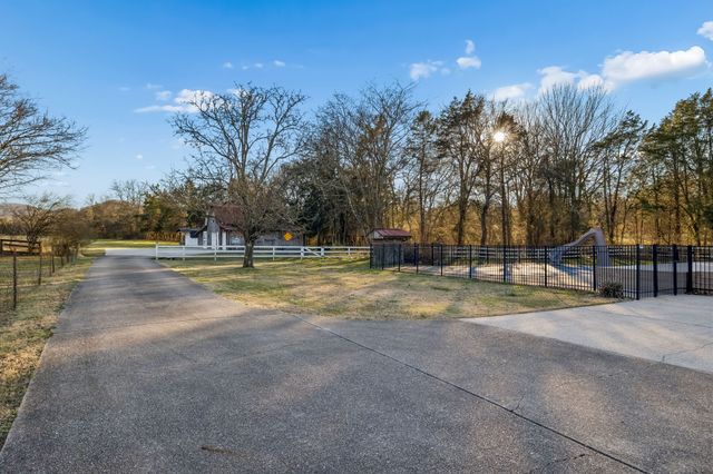 2537 York Rd, Nolensville, TN 37135