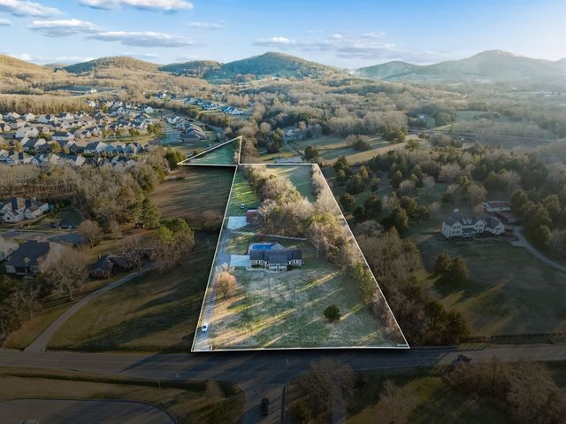 2537 York Rd, Nolensville, TN 37135