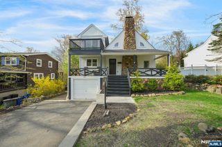 8 Mountainside Drive, Wayne, NJ 07470