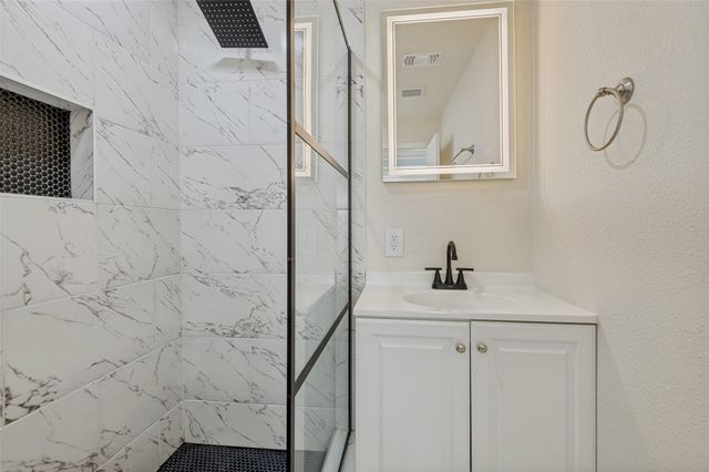 2460 Waterstone Drive, Cedar Hill, TX 75104