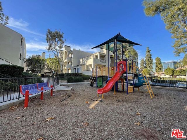 5535 Canoga Avenue 317, Woodland Hills (los Angeles), CA 91367