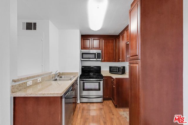 5535 Canoga Avenue 317, Woodland Hills (los Angeles), CA 91367