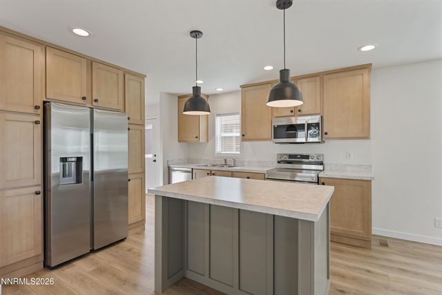 125 Fireman Row, Dayton, NV 89403