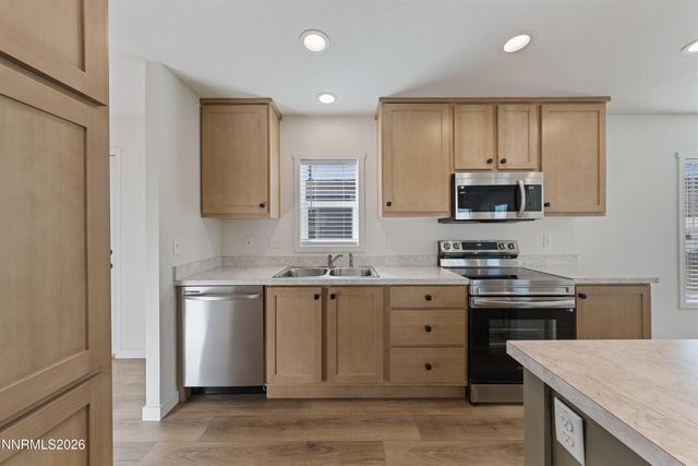 125 Fireman Row, Dayton, NV 89403