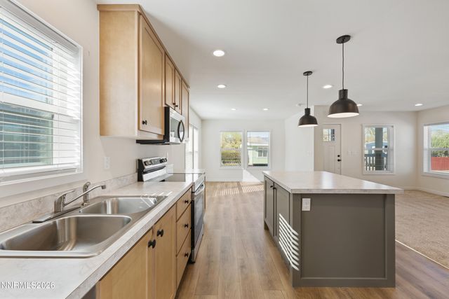 125 Fireman Row, Dayton, NV 89403