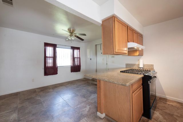 233 W Birch Avenue, Pinedale, CA 93650