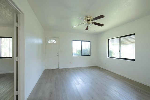 233 W Birch Avenue, Pinedale, CA 93650