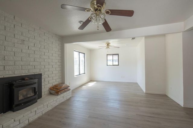 233 W Birch Avenue, Pinedale, CA 93650