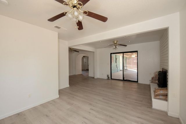 233 W Birch Avenue, Pinedale, CA 93650