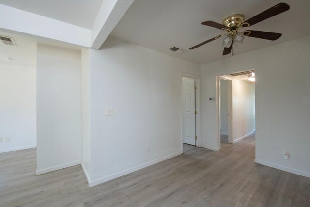 233 W Birch Avenue, Pinedale, CA 93650