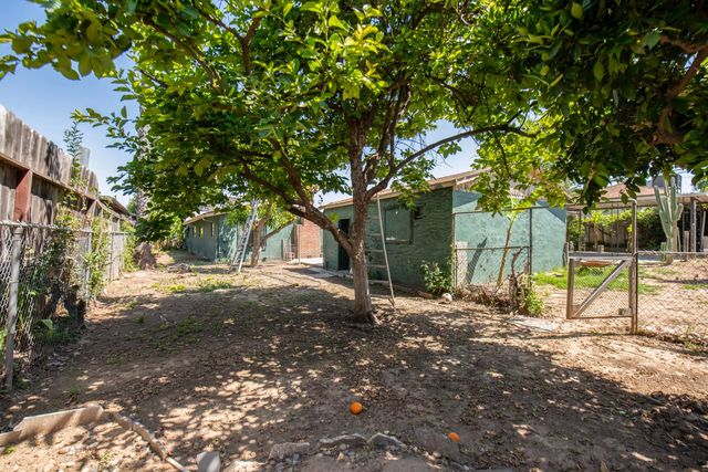 233 W Birch Avenue, Pinedale, CA 93650