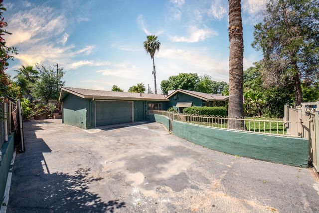 233 W Birch Avenue, Pinedale, CA 93650