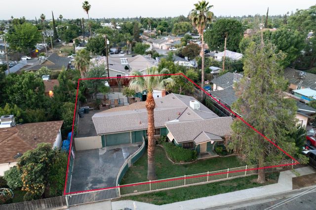 233 W Birch Avenue, Pinedale, CA 93650