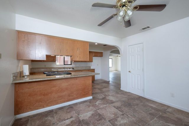 233 W Birch Avenue, Pinedale, CA 93650