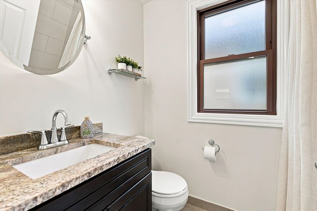 5435 N Nashville Avenue, Chicago, IL 60656