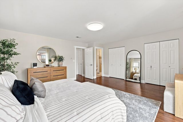 5435 N Nashville Avenue, Chicago, IL 60656