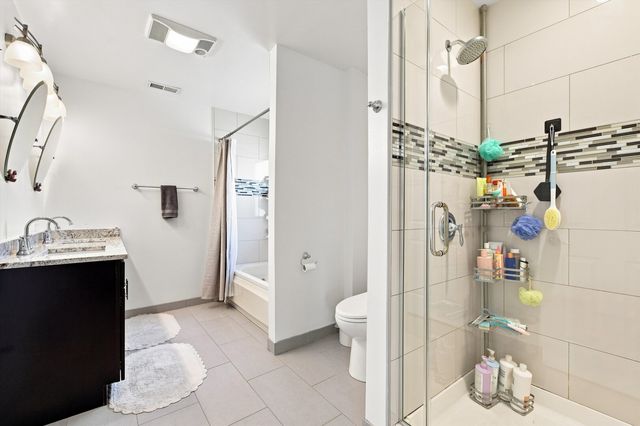 5435 N Nashville Avenue, Chicago, IL 60656
