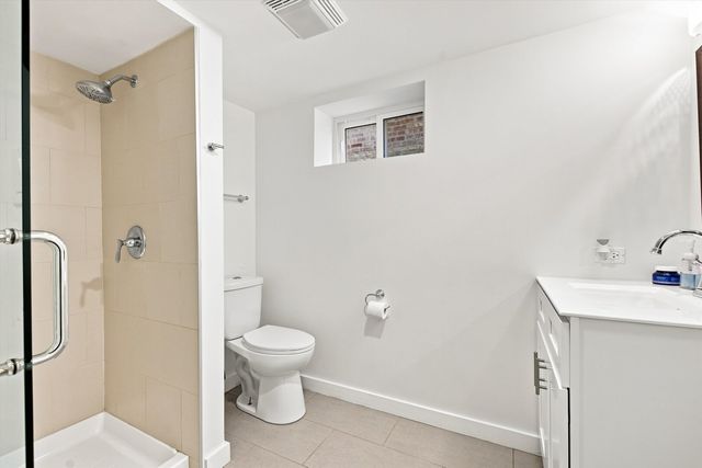 5435 N Nashville Avenue, Chicago, IL 60656