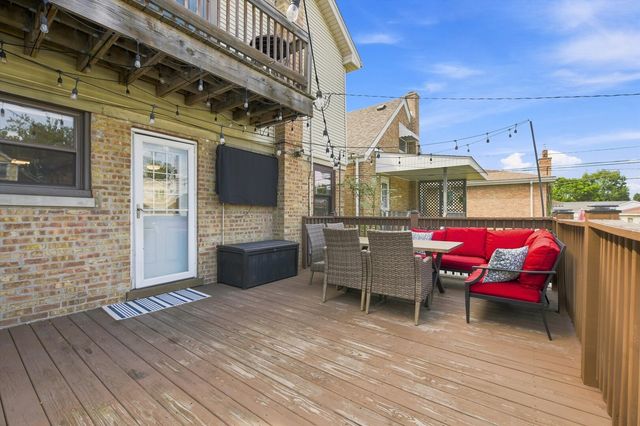 5435 N Nashville Avenue, Chicago, IL 60656