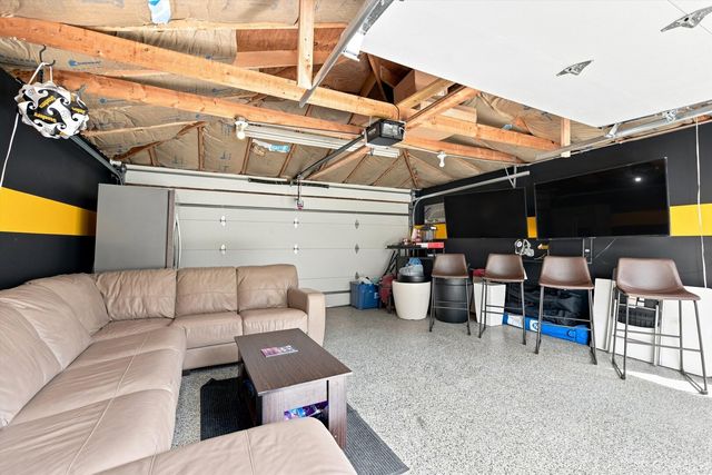 5435 N Nashville Avenue, Chicago, IL 60656