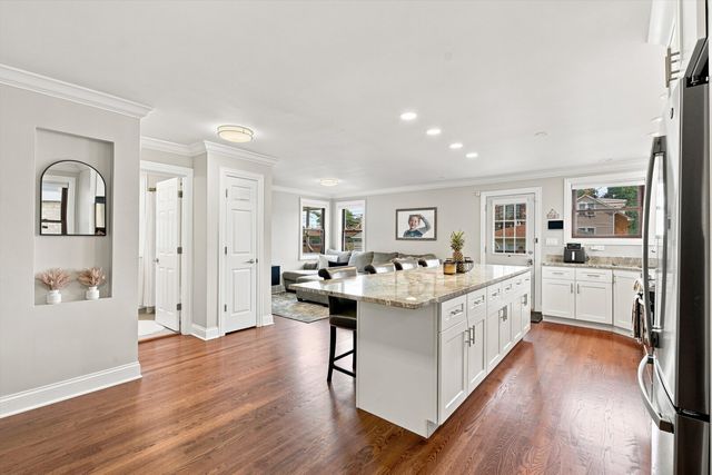 5435 N Nashville Avenue, Chicago, IL 60656
