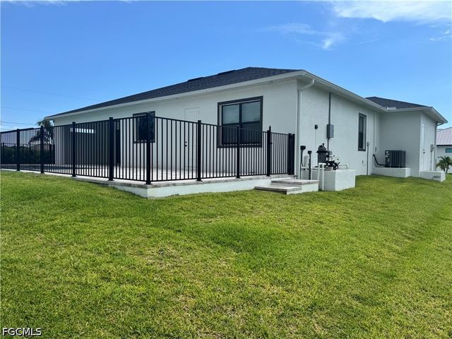 141 SW 37 PL, Cape Coral, FL 33993