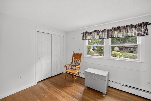 14 Veeder Dr, Falmouth, MA 02536