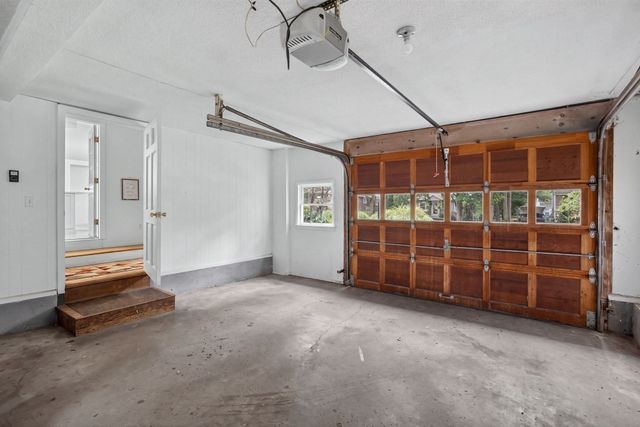 14 Veeder Dr, Falmouth, MA 02536