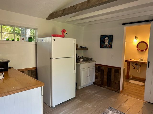 14 Veeder Dr, Falmouth, MA 02536
