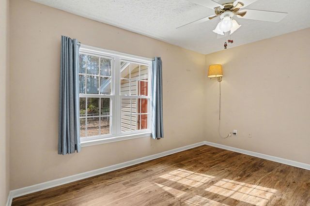 973 Castlewood Dr., Conway, SC 29526