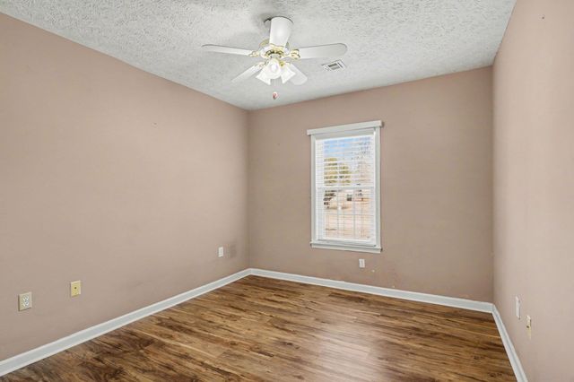 973 Castlewood Dr., Conway, SC 29526