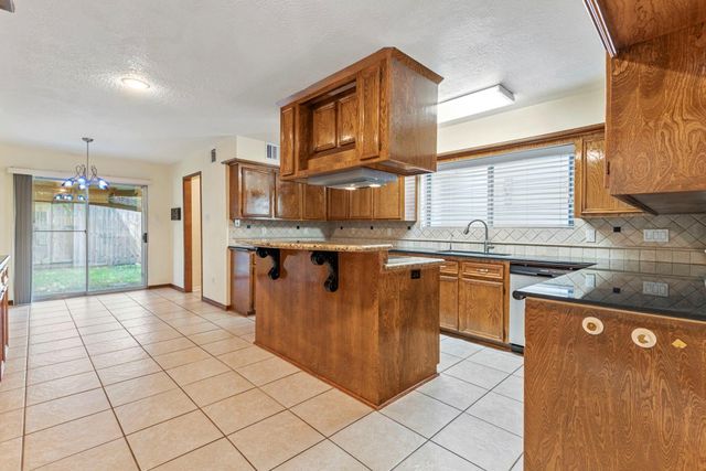 3218 Freshmeadows Drive, Houston, TX 77063