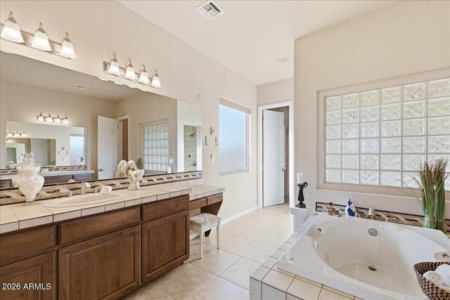 39410 N 7TH Street, Phoenix, AZ 85086