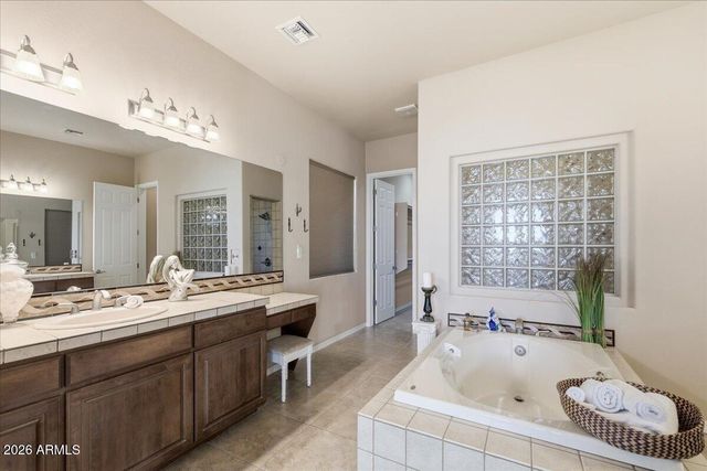 39410 N 7TH Street, Phoenix, AZ 85086
