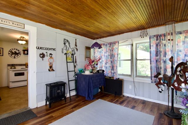 37 Philip St, Ludlow, MA 01056