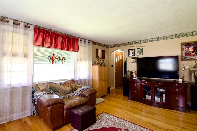 37 Philip St, Ludlow, MA 01056