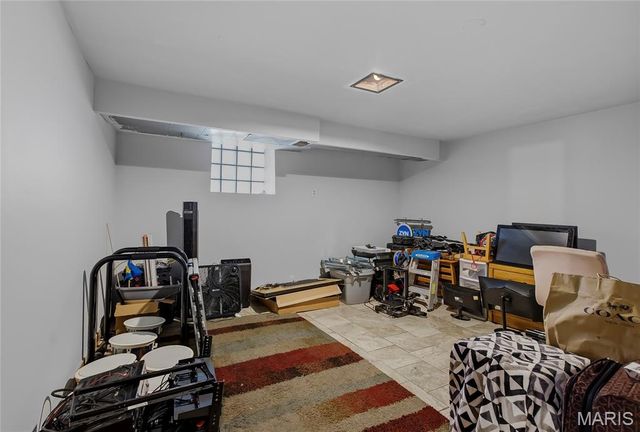 4624 Alaska Avenue, St Louis, MO 63111