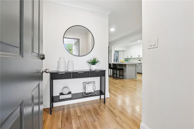 106 La Rue Place, Atlanta, GA 30327