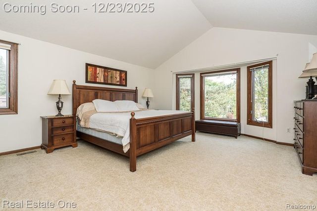 1574 Devonshire Drive, Troy, MI 48098