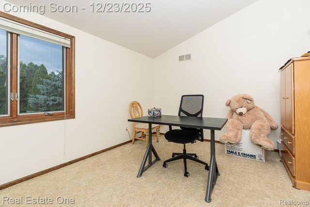 1574 Devonshire Drive, Troy, MI 48098