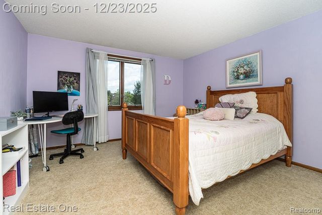 1574 Devonshire Drive, Troy, MI 48098